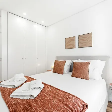 Guestready - Blossom Mosaic Marigold Apartment * Porto