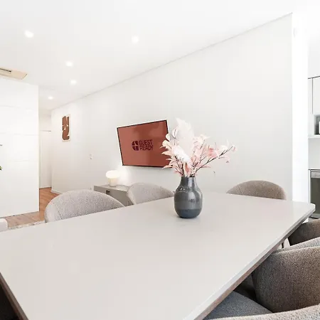Guestready - Blossom Mosaic Marigold Apartment Lejlighed Porto