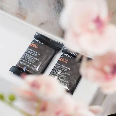 Guestready - Blossom Mosaic Marigold Apartment