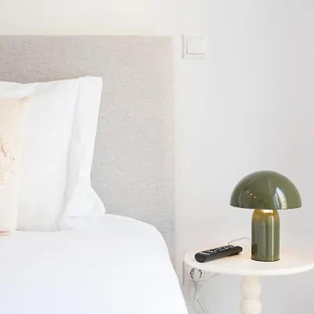 Guestready - Blossom Mosaic Marigold Apartment * Porto